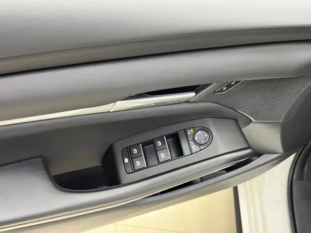 Mazda Axela — Фото автомобиля 19