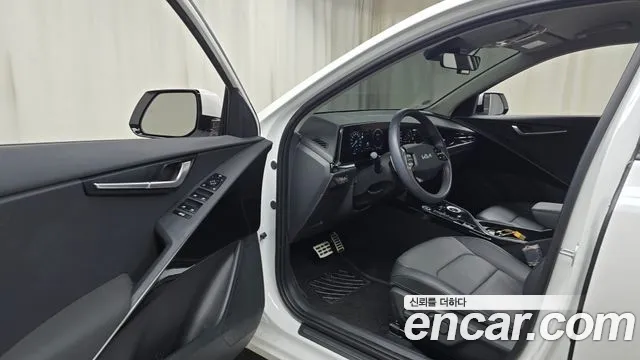Kia Niro The All New Niro Signature — Фото автомобиля 10