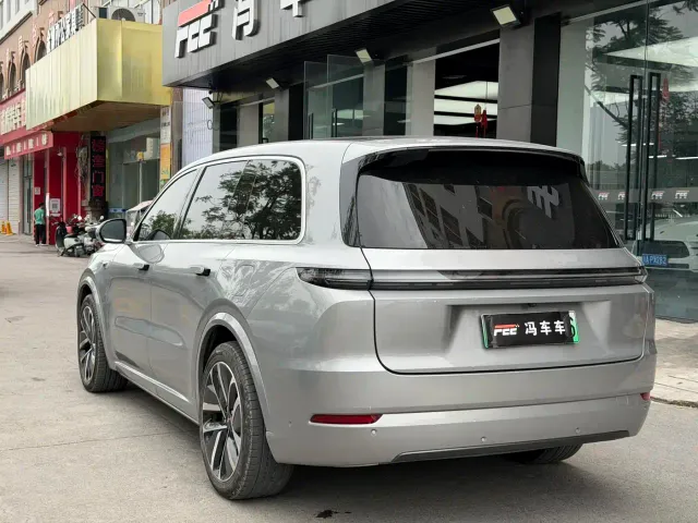 Li Auto L9 — Фото автомобиля 9