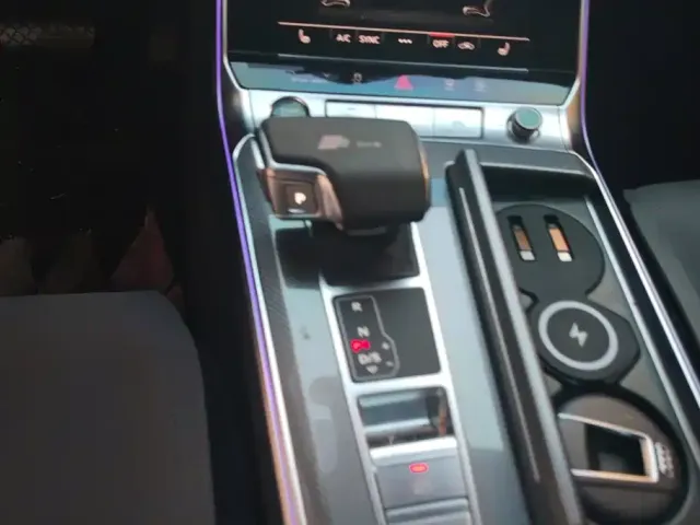 Audi A6L — Фото автомобиля 16