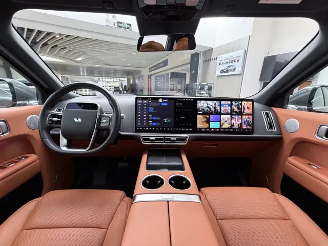 Li Auto L9 — Фото автомобиля 24