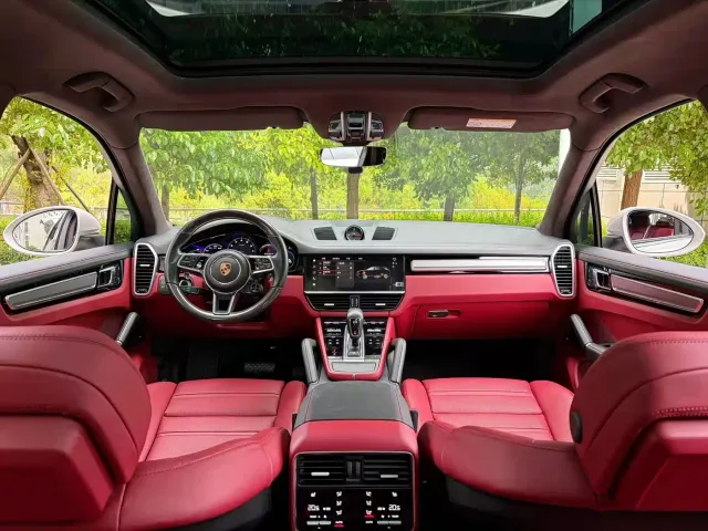 Porsche Cayenne — Фото автомобиля 8