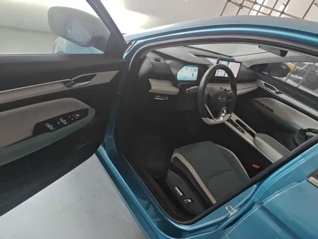 Geely Emgrand L — Фото автомобиля 12
