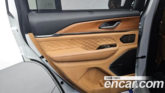 Jeep Cherokee — Фото автомобиля 24