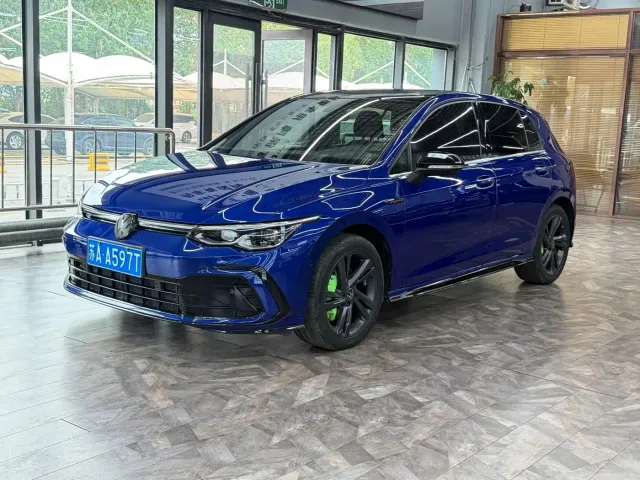 Фотография автомобиля — Volkswagen Golf