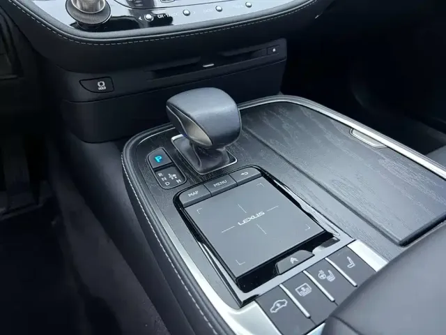 Lexus LS — Фото автомобиля 20