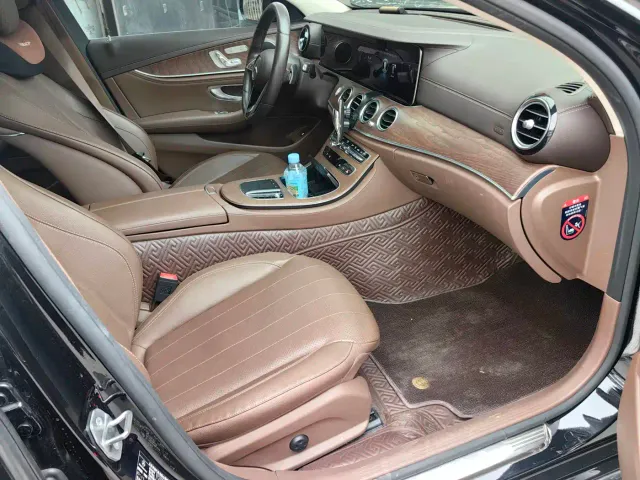 Mercedes-Benz E-Class — Фото автомобиля 10