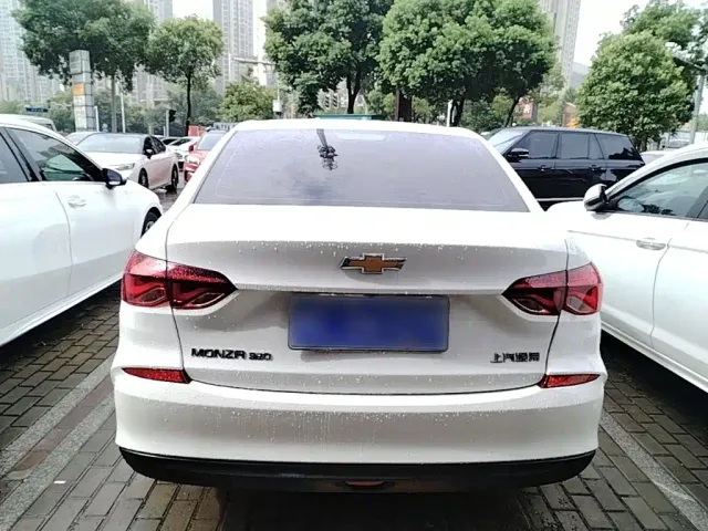Chevrolet Monza — Фото автомобиля 5