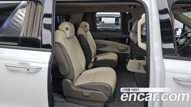 Kia Carnival Generation 4 — Фото автомобиля 18
