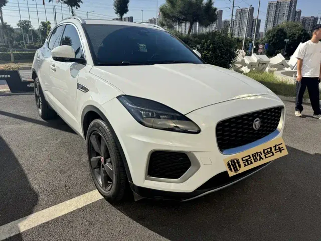 Jaguar Jaguar E-PACE 2024 Progressive Sport Edition R-DYNAMIC S — Фото автомобиля 3