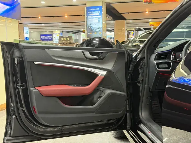 Audi A7L — Фото автомобиля 8