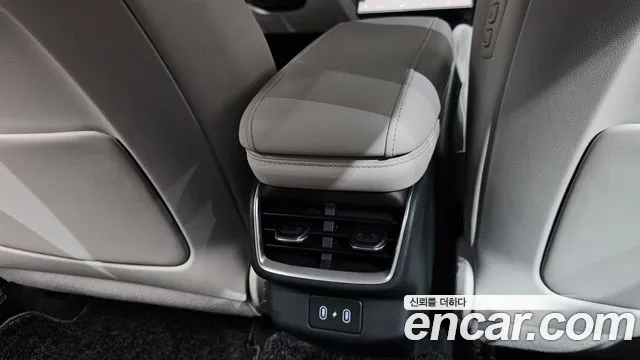Hyundai Grandeur Grandeur (GN7) 3.5 Бензин 2WD — Фото автомобиля 29