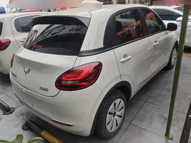 Wuling Bingo — Фото автомобиля 3