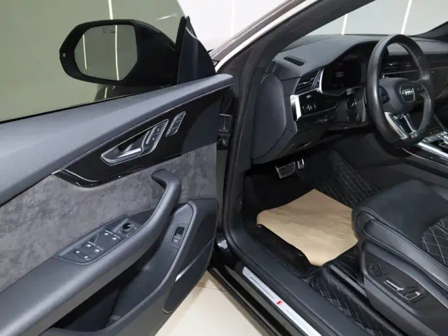 Audi Q8 — Фото автомобиля 19