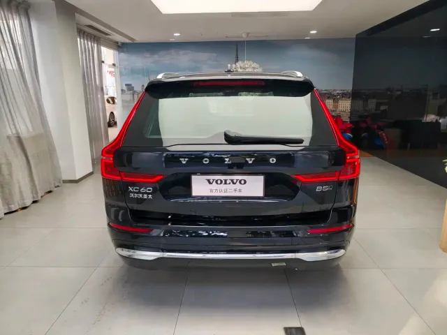 Volvo XC60 — Фото автомобиля 13