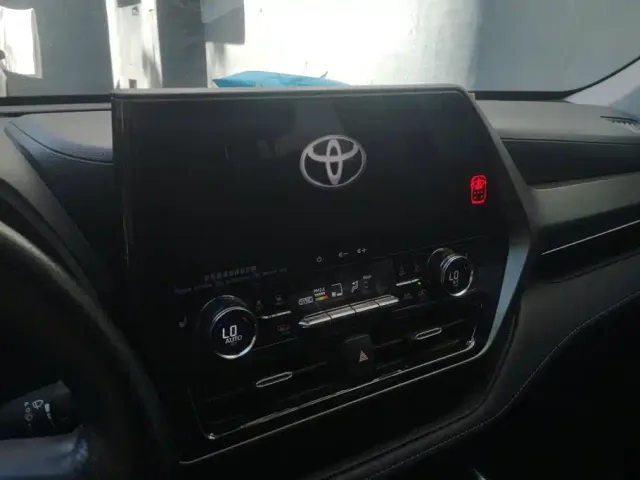 Toyota Highlander — Фото автомобиля 13