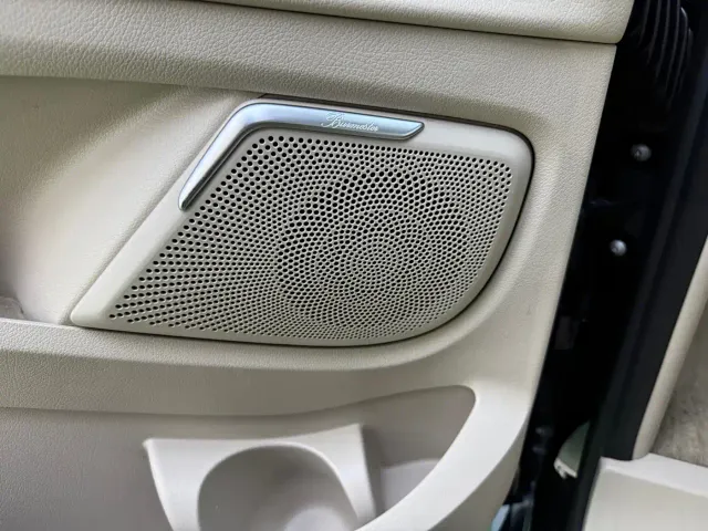 Mercedes-Benz V-Class — Фото автомобиля 16