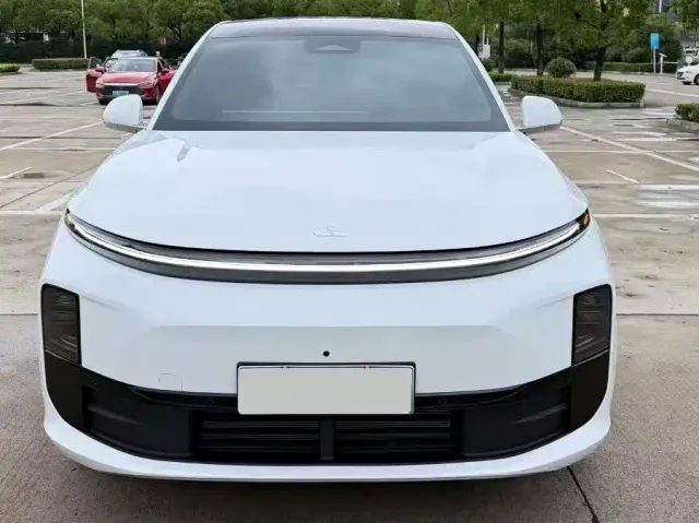 Li Auto L6 — Фото автомобиля 2