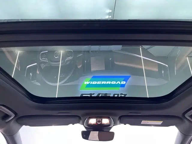 Volvo S90 — Фото автомобиля 21
