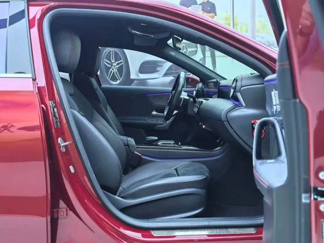 Mercedes-Benz A-Class — Фото автомобиля 11