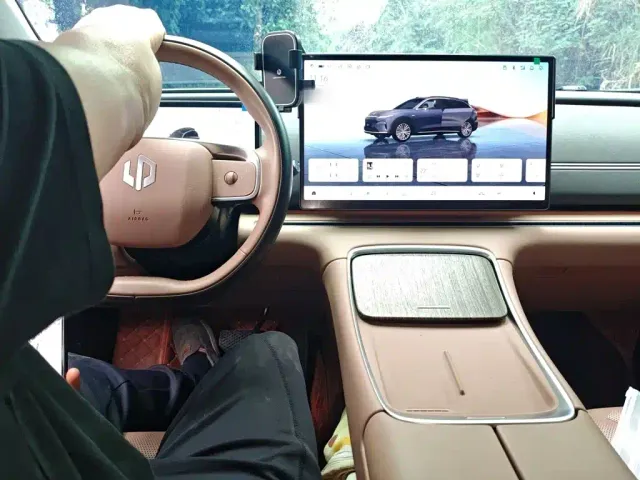 Leapmotor C11 — Фото автомобиля 10