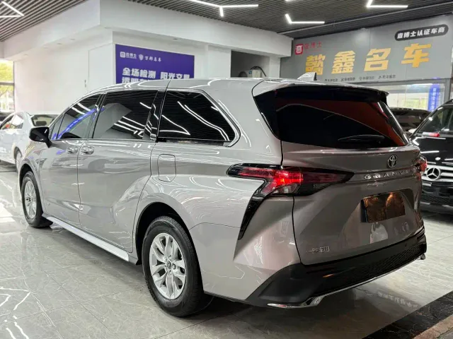 Toyota Granvia — Фото автомобиля 7
