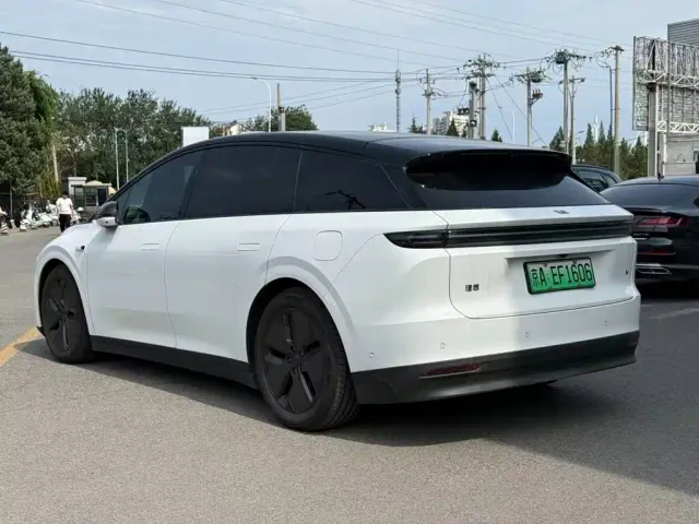 Li Auto i6 — Фото автомобиля 3