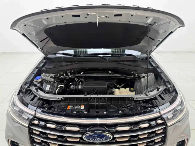 Ford Explorer — Фото автомобиля 8