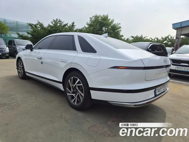Hyundai Grandeur Grandeur (GN7) 2.5 Бензин 2WD — Фото автомобиля 6