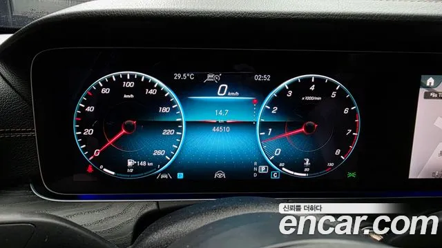Mercedes-Benz E-Class — Фото автомобиля 7