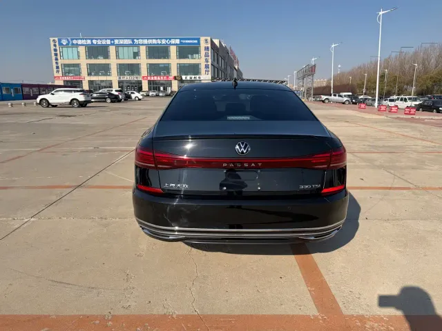 Volkswagen Passat — Фото автомобиля 5