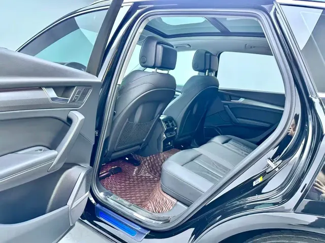 Audi Q5L — Фото автомобиля 10