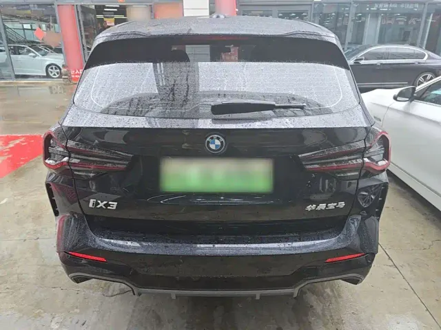 BMW iX3 — Фото автомобиля 5