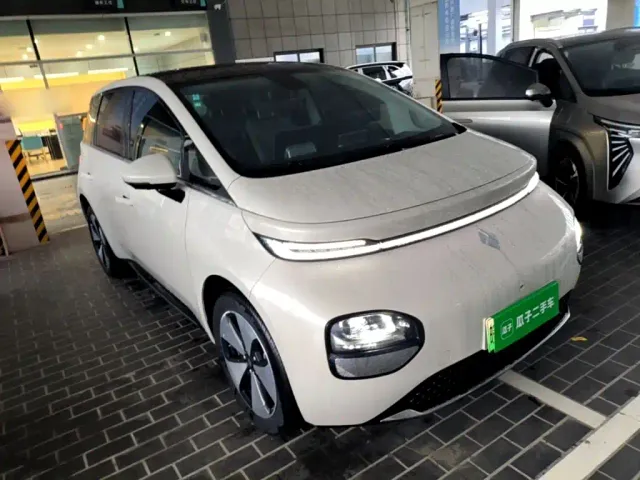 Baojun Cloud — Фото автомобиля 3