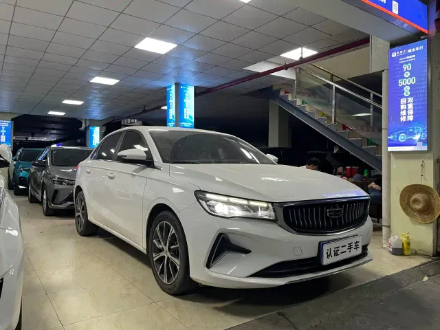 Geely Emgrand — Фото автомобиля 3