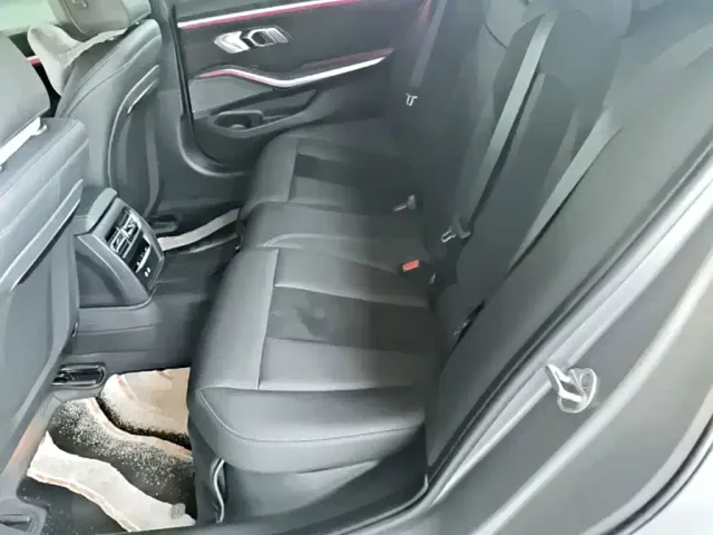 BMW 3 Series — Фото автомобиля 16
