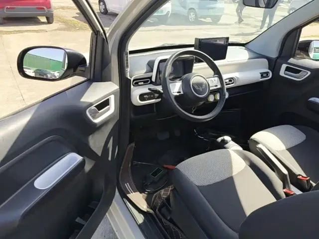 Wuling Hongguang Mini EV — Фото автомобиля 15