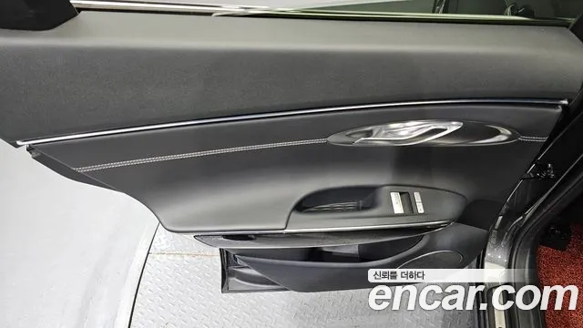 Genesis GV70 — Фото автомобиля 25