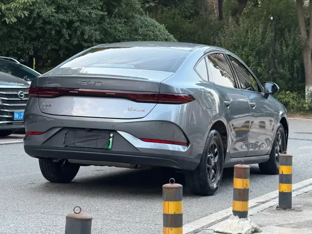 BYD Qin PLUS — Фото автомобиля 8