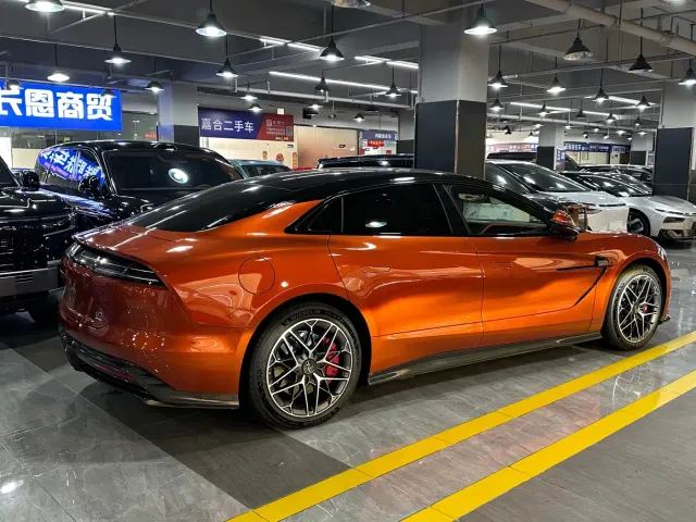 BYD U7 — Фото автомобиля 9