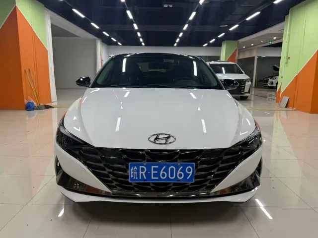 Hyundai Elantra — Фото автомобиля 2