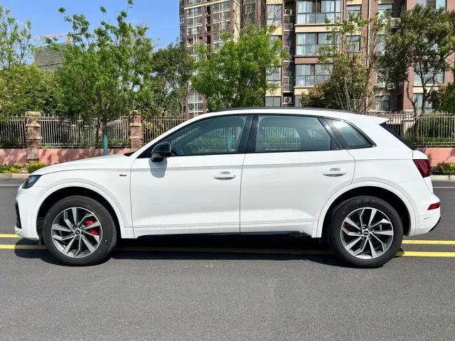 Audi Q5L — Фото автомобиля 5