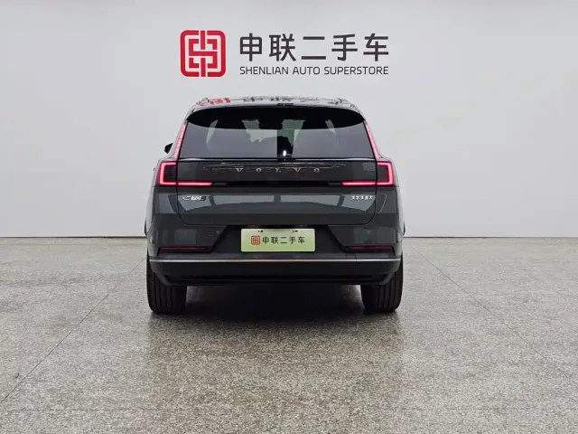Volvo XC70 Plug-in Hybrid — Фото автомобиля 4