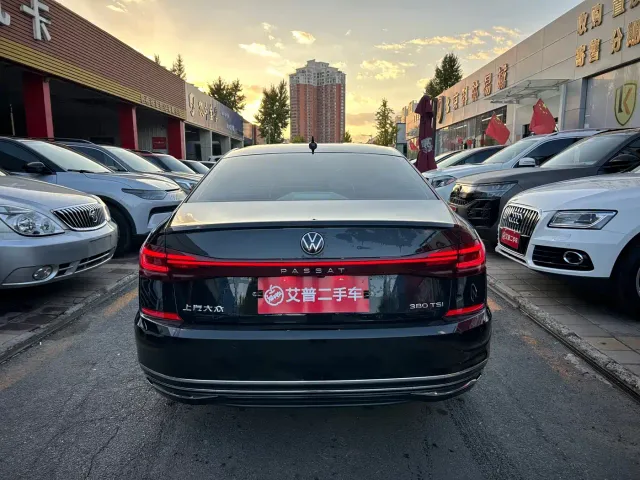 Volkswagen Passat — Фото автомобиля 3