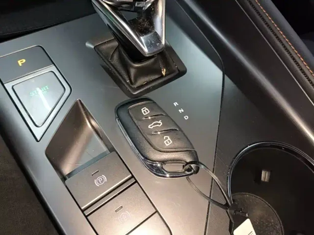 Roewe RX5 — Фото автомобиля 8