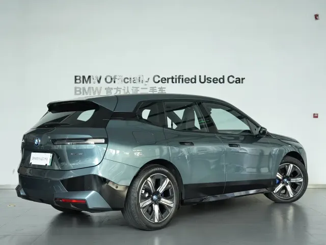 BMW iX — Фото автомобиля 4