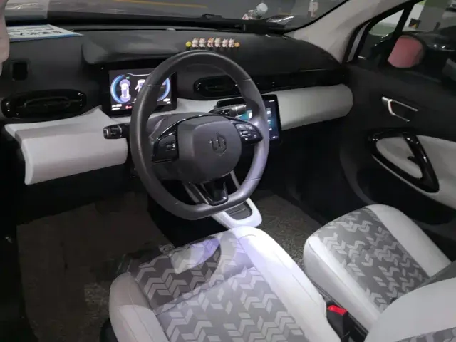 Leapmotor T03 — Фото автомобиля 12