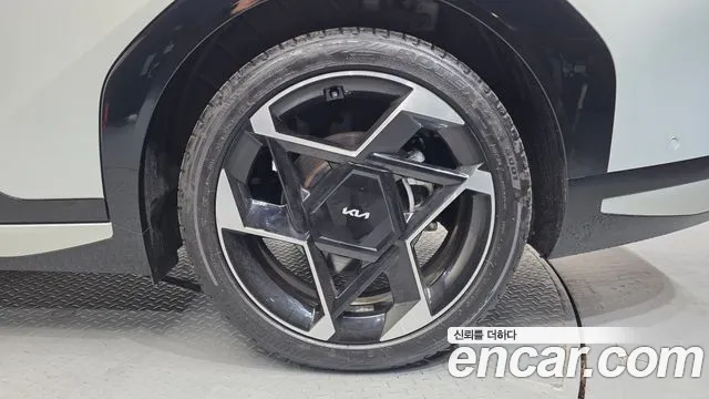 Kia EV4 — Фото автомобиля 20
