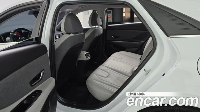 Hyundai Avante CN7 — Фото автомобиля 10