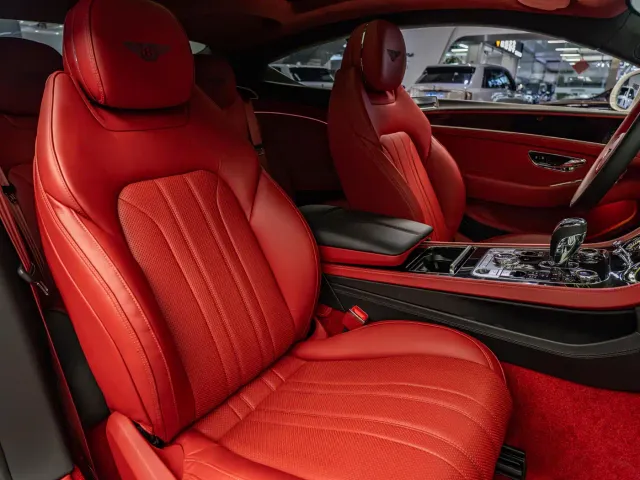Bentley Continental — Фото автомобиля 7